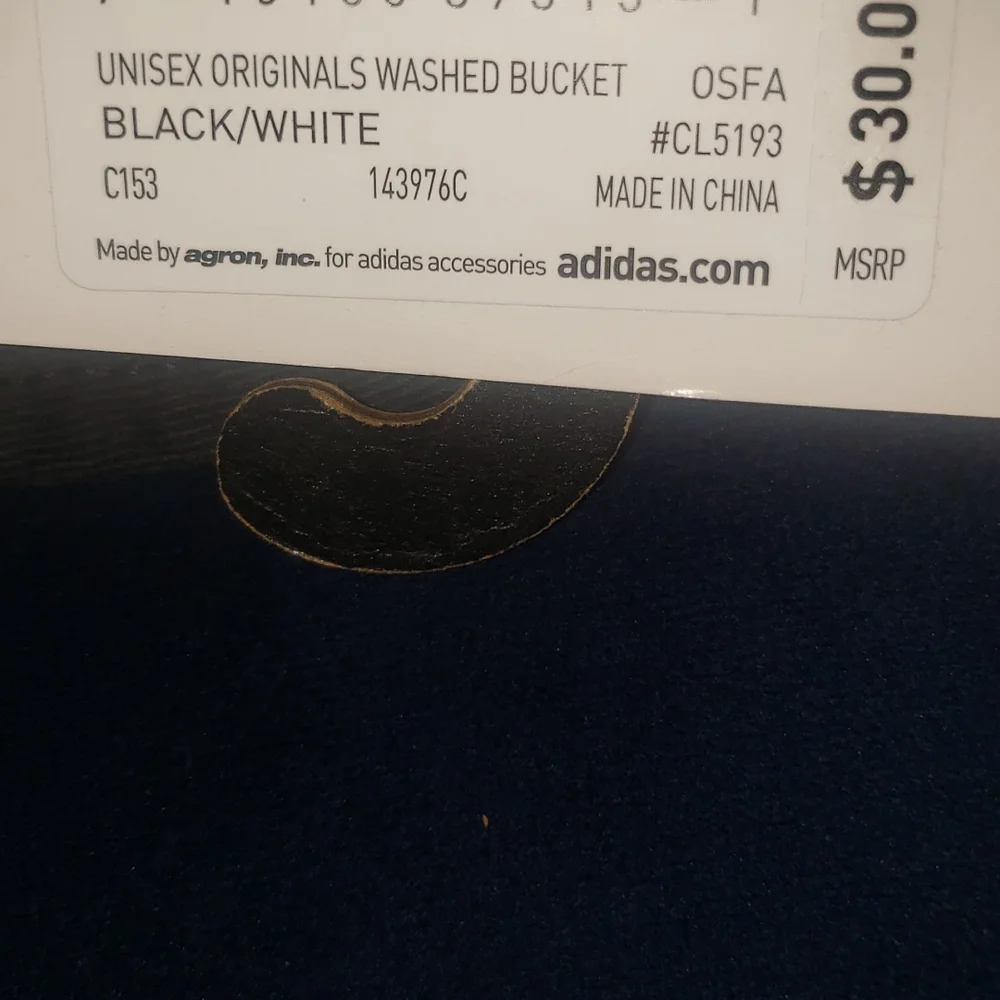 New Adidas bucket hat ...osfm - Picture 2 of 4